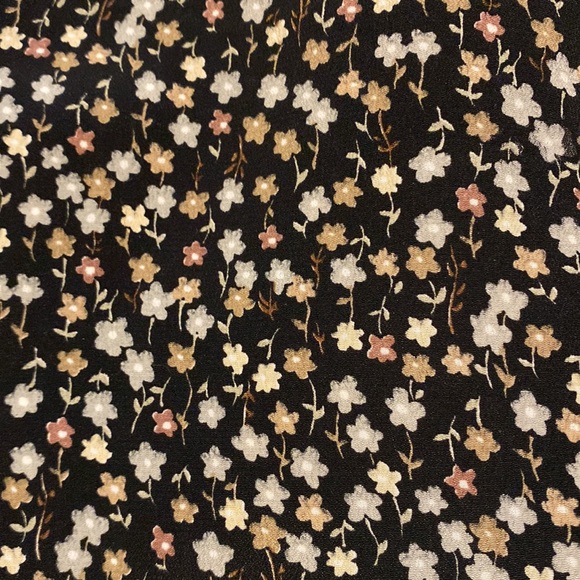 Vintage black floral button down top - Picture 5 of 6